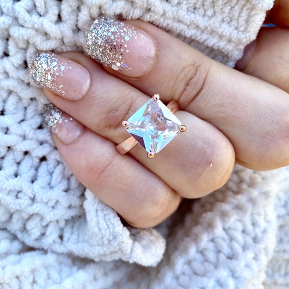 NEW Transparent Zircon Rose Gold Ring - Picture 6 of 6